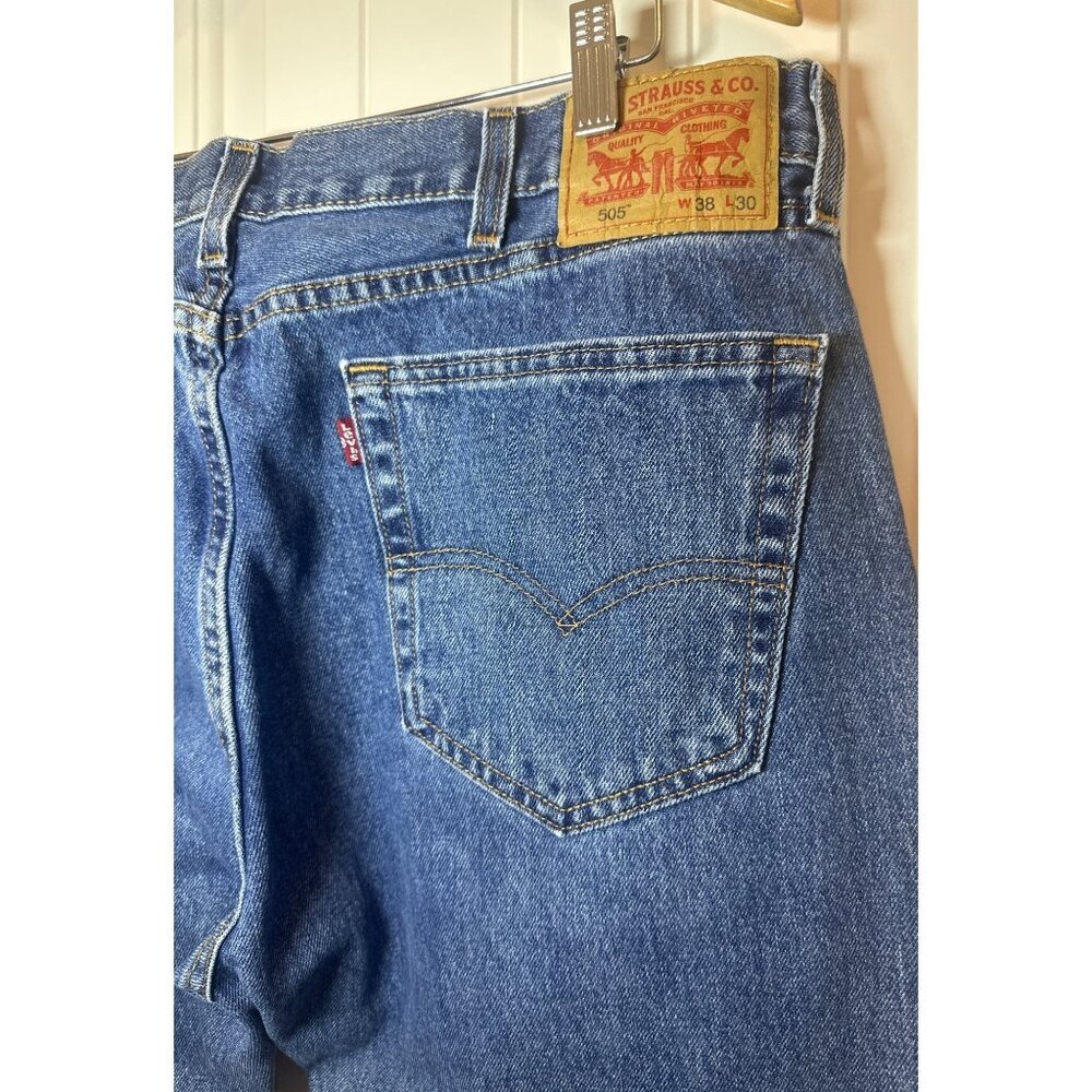 Levis Vintage 505 Regular Fit Mens Jeans W38 L30 Medium Wash Denim Classic Style - Picture 5 of 6